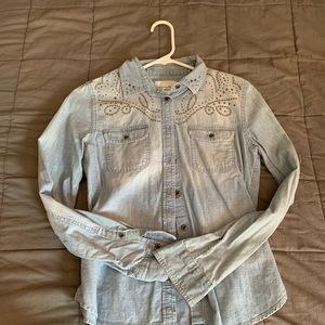 American eagle button down